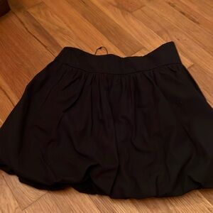 zara skirt size 11-12 girl NWOT. (Black in color))